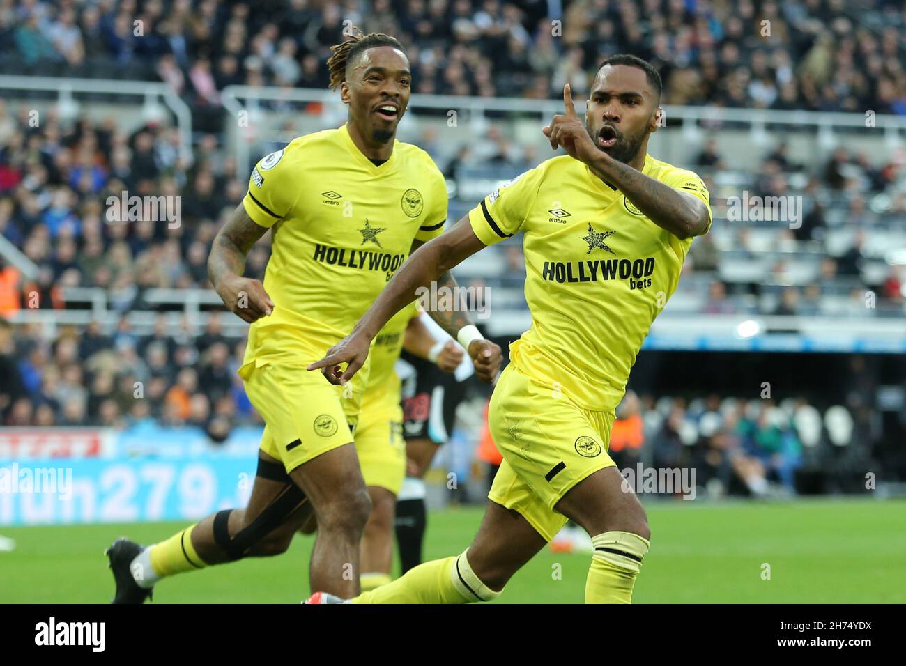 Rico henry celebrates goal hi-res stock photography and images - Alamy